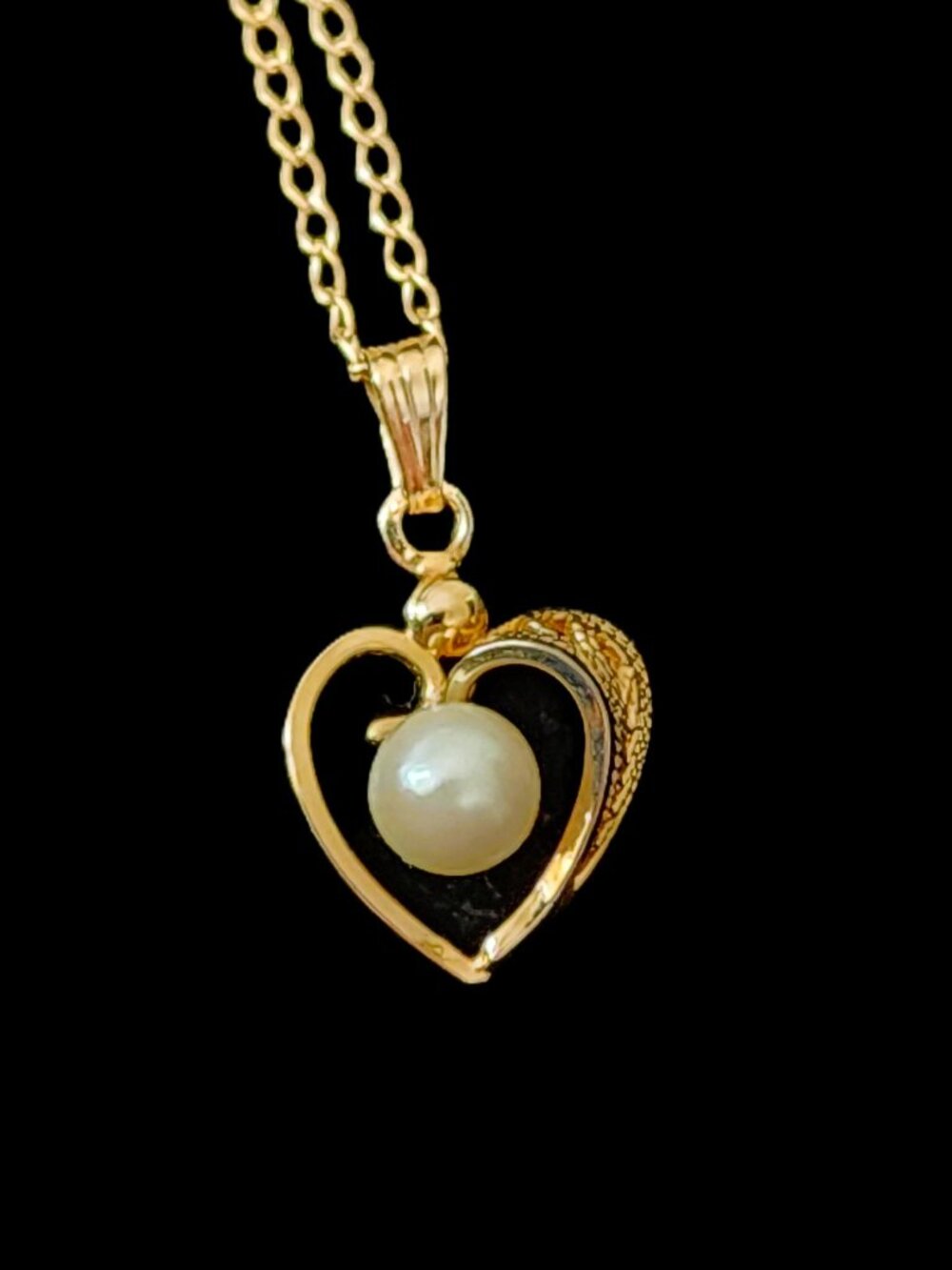 Vintage 1980s 12K GF Dainty Gold Pearl Heart Pendant Necklace 18"